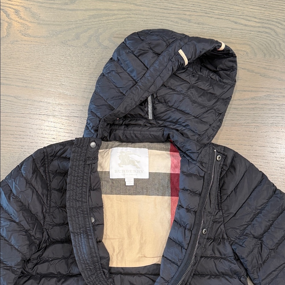 Burberry Black Quilted Kids Puffer Jacket - Picture 4 of 4